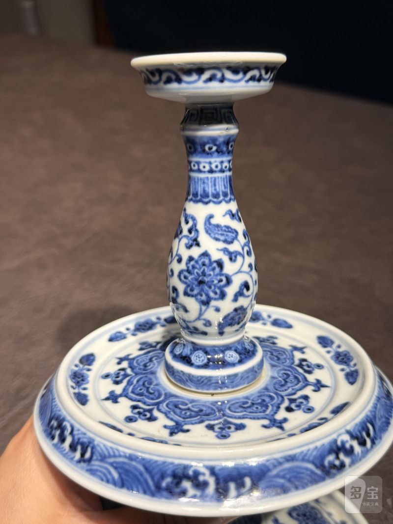 清乾隆 青花缠枝莲纹烛台 - 图14